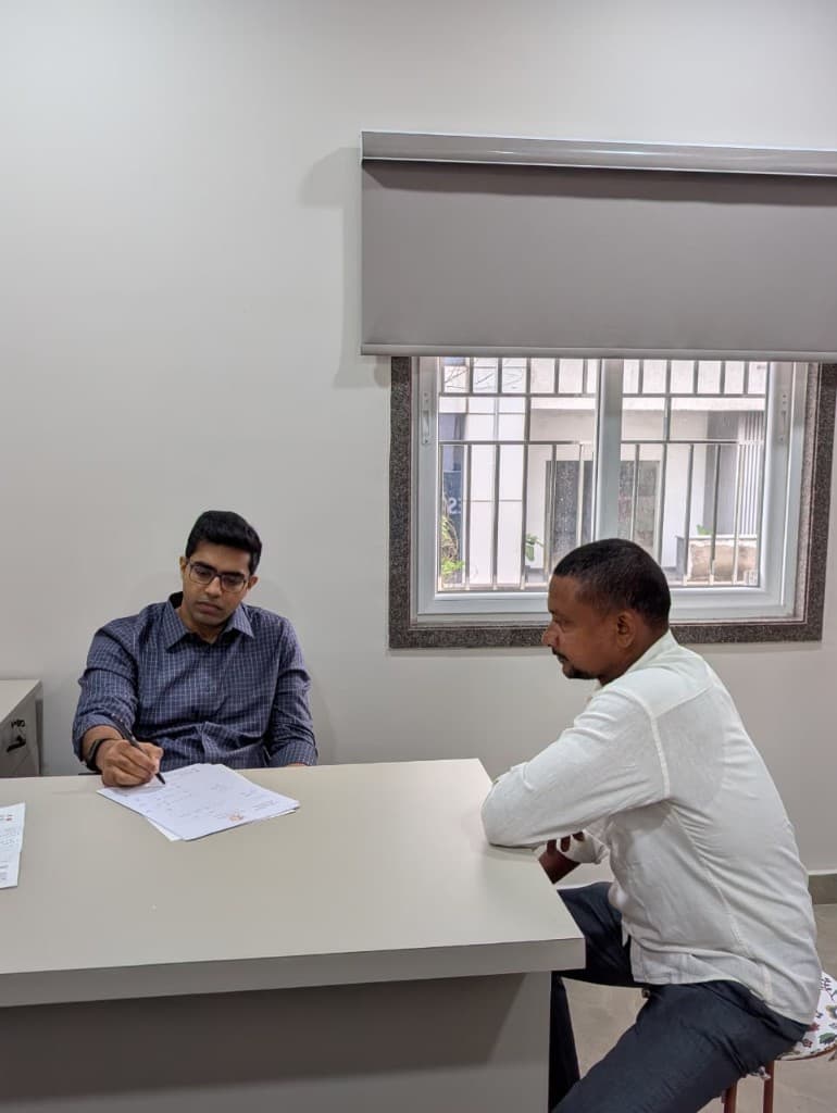 Doctor–patient consultation for body composition care at Sri Sitara Hospital